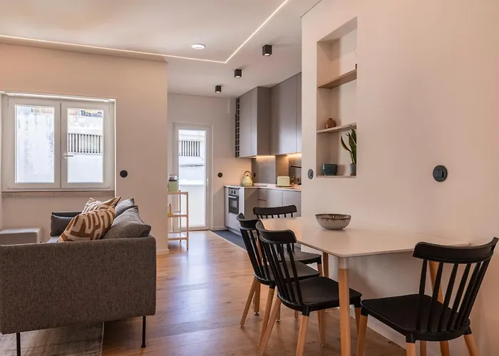 Apartment Charming Design Lisbon